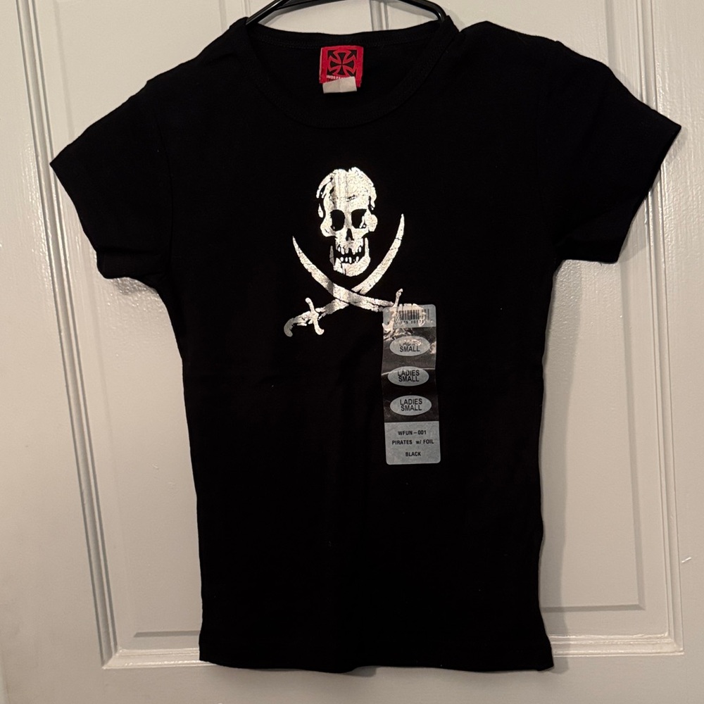 Black Skull Graphic Women's Tee (huge discount if multiple bought)